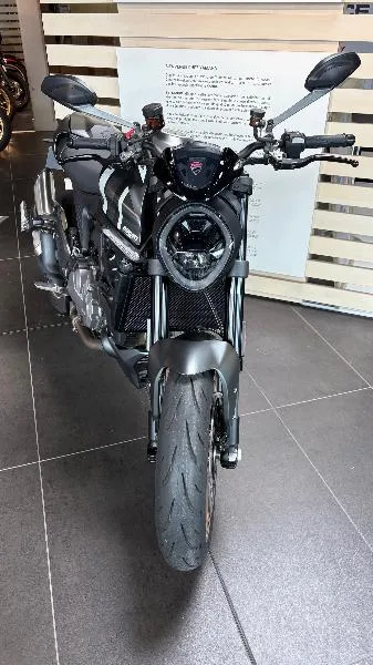 MONSTER 900