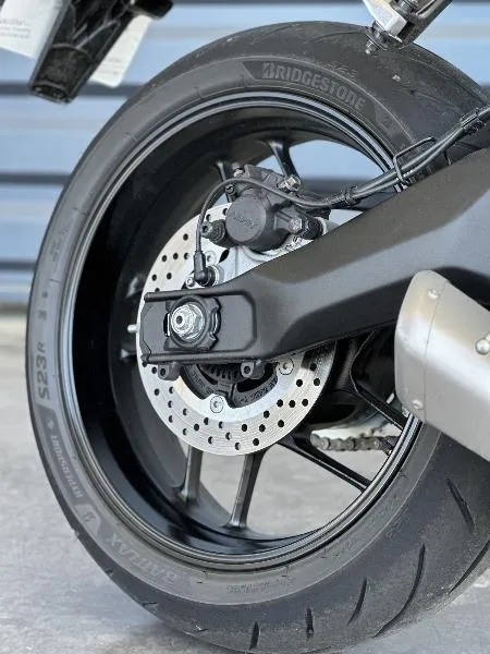 YZFR7
