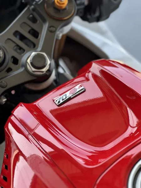 YZFR7