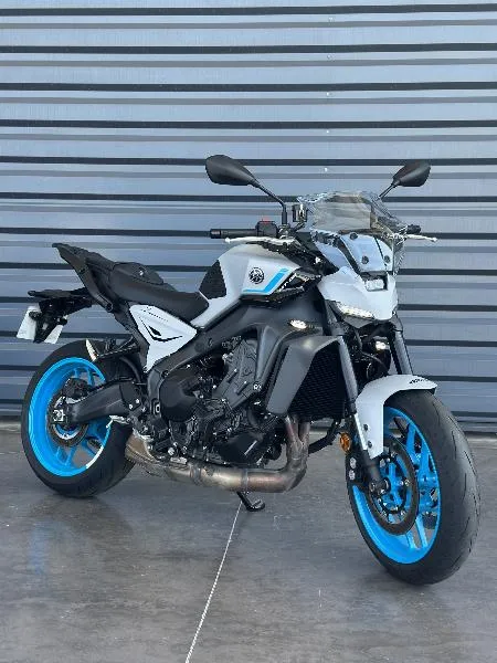 MT09