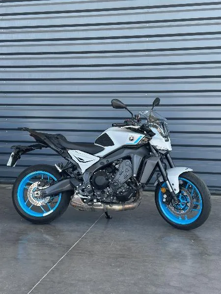 MT09