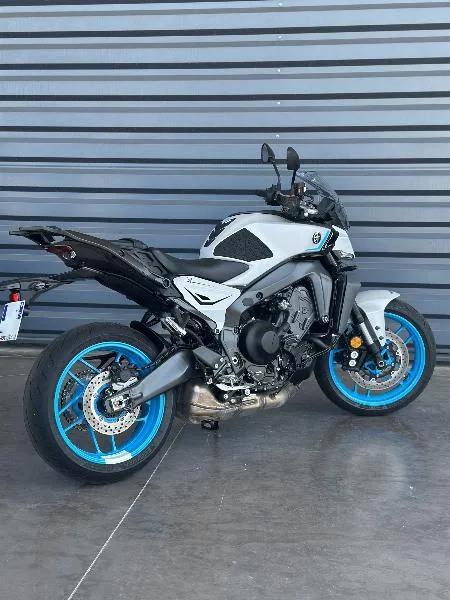 MT09