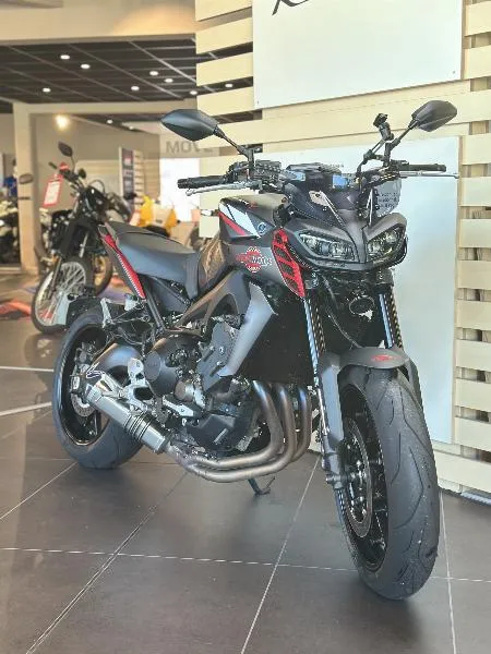 MT09