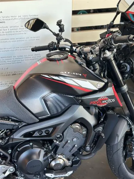 MT09