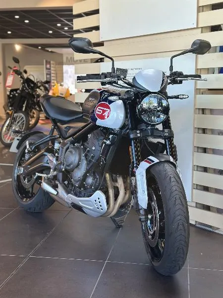 TRIDENT 660