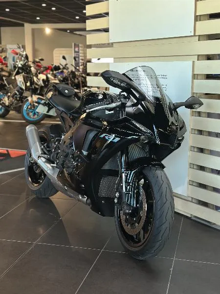 YZF 1000 R1