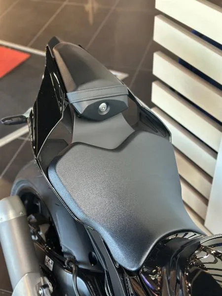 YZF 1000 R1