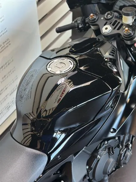YZF 1000 R1