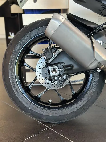 YZF 1000 R1