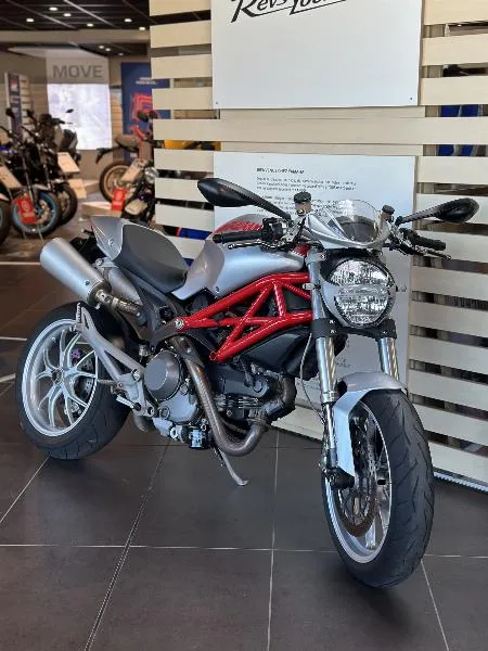 MONSTER 1100