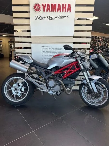 MONSTER 1100