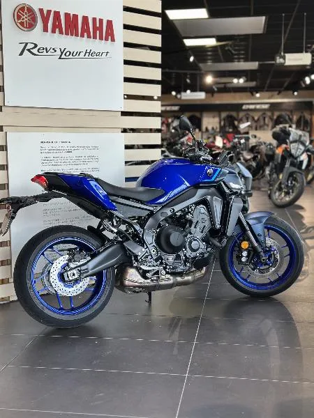 MT09
