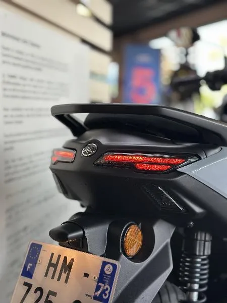 NMAX 125 TECH MAX