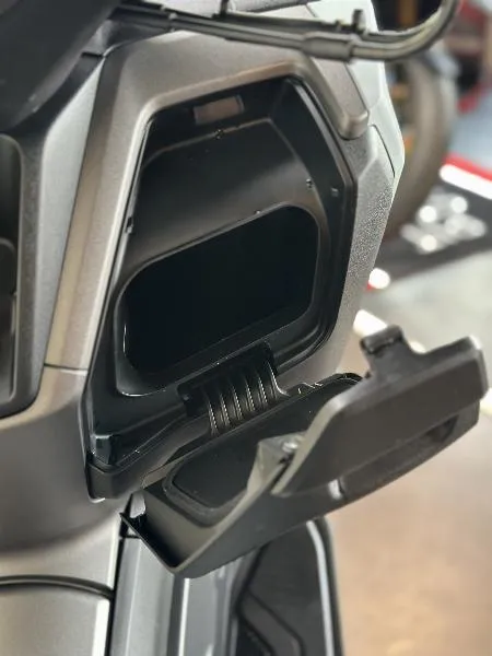 NMAX 125 TECH MAX