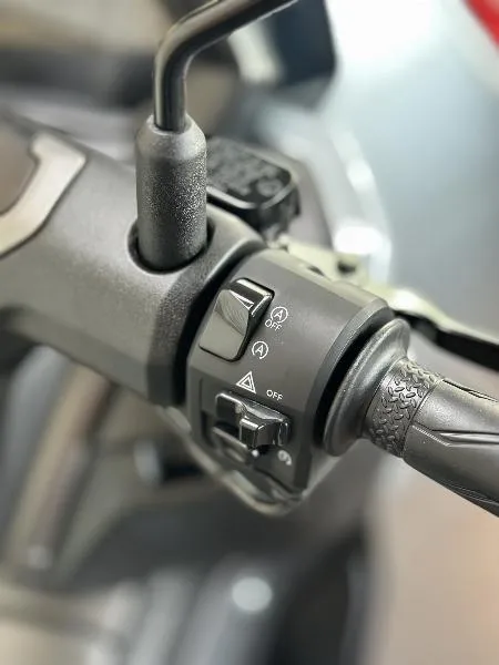 NMAX 125 TECH MAX