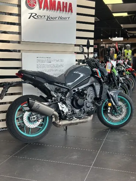 MT09