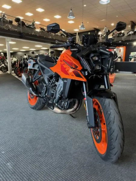 SUPER DUKE 990 2024