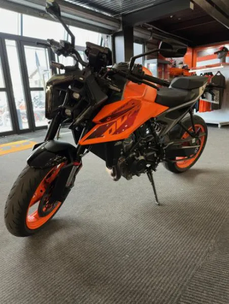 SUPER DUKE 990