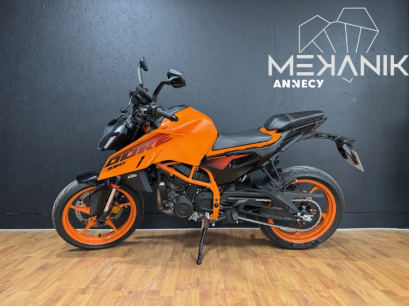 390 DUKE