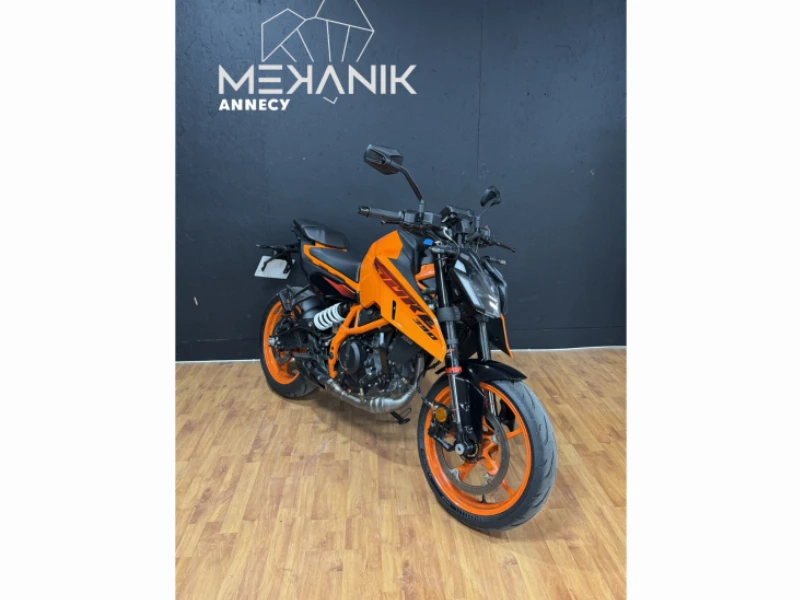 390 DUKE