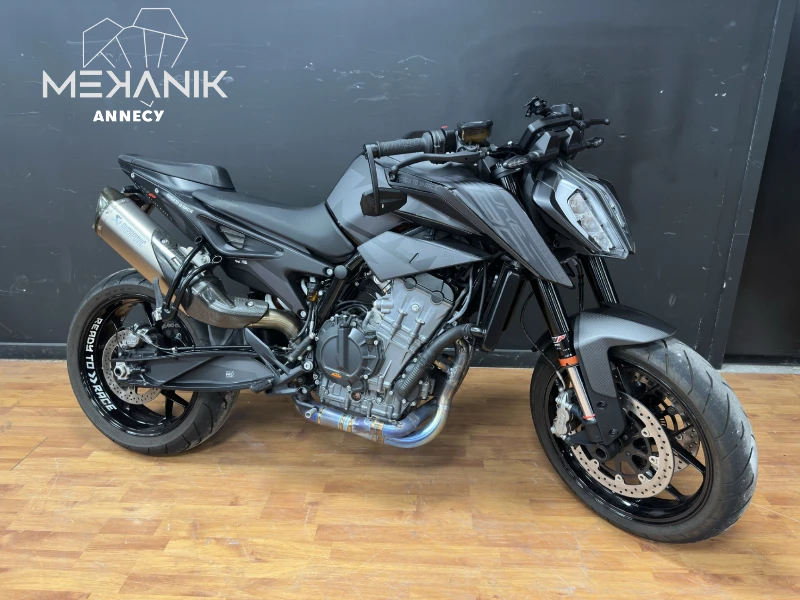 890 DUKE