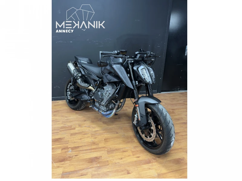 890 DUKE