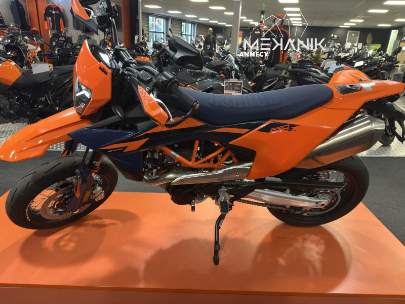 690 SMC R