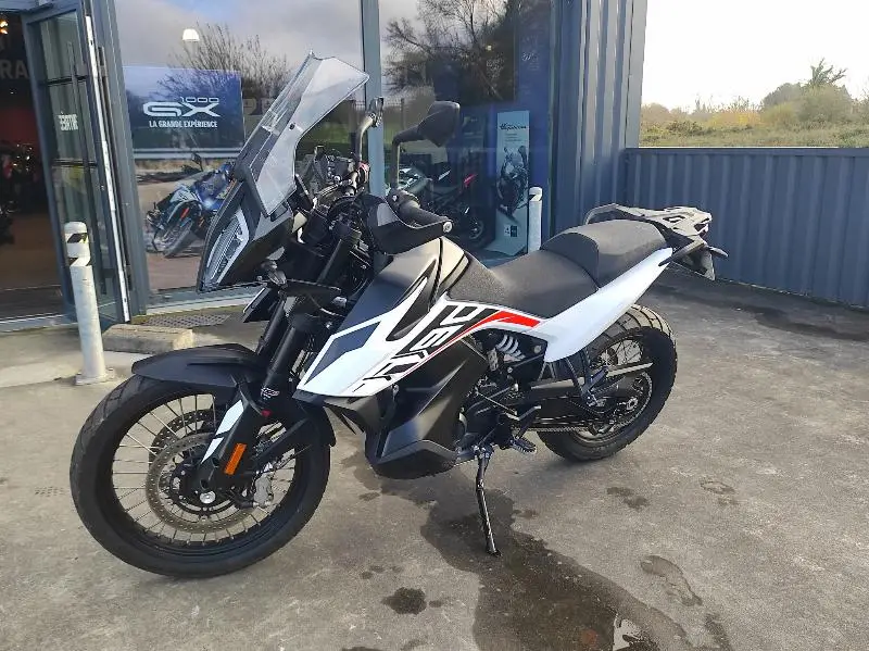 790 ADVENTURE