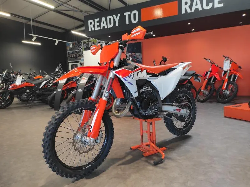 125 SX