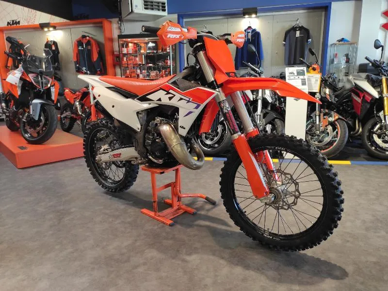 125 SX