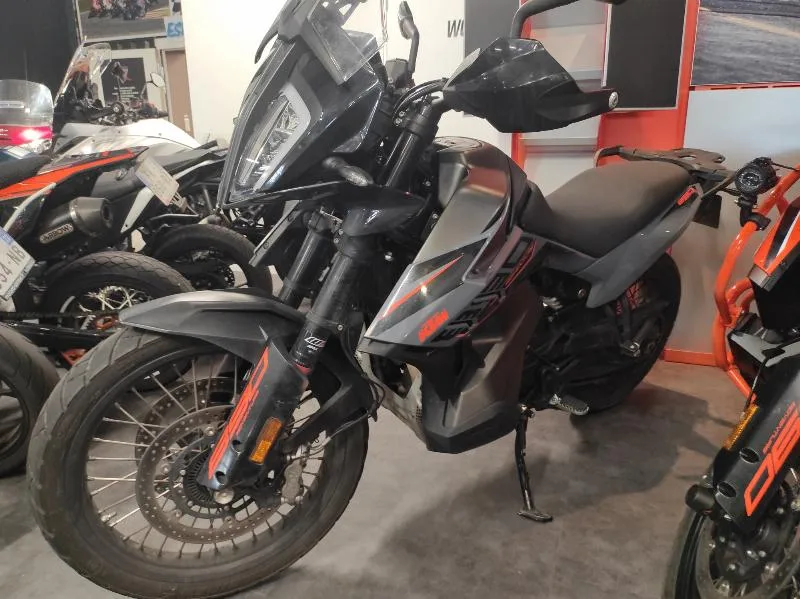 890 ADVENTURE L