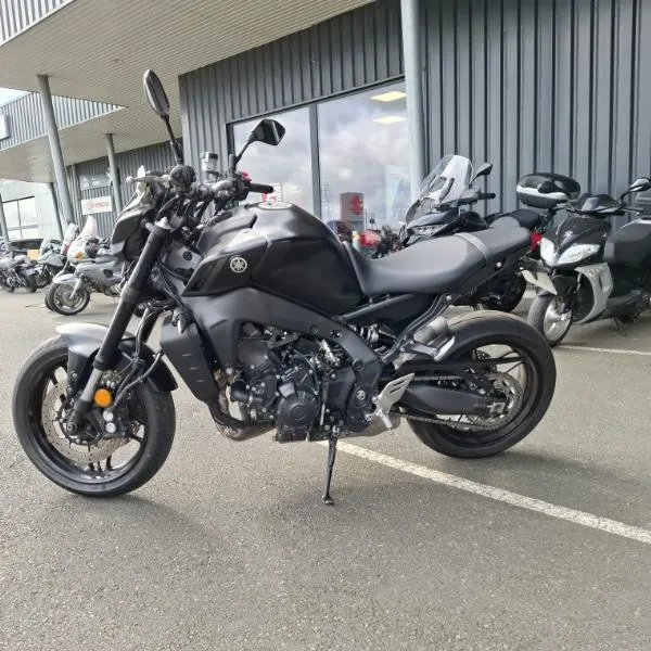 MT09