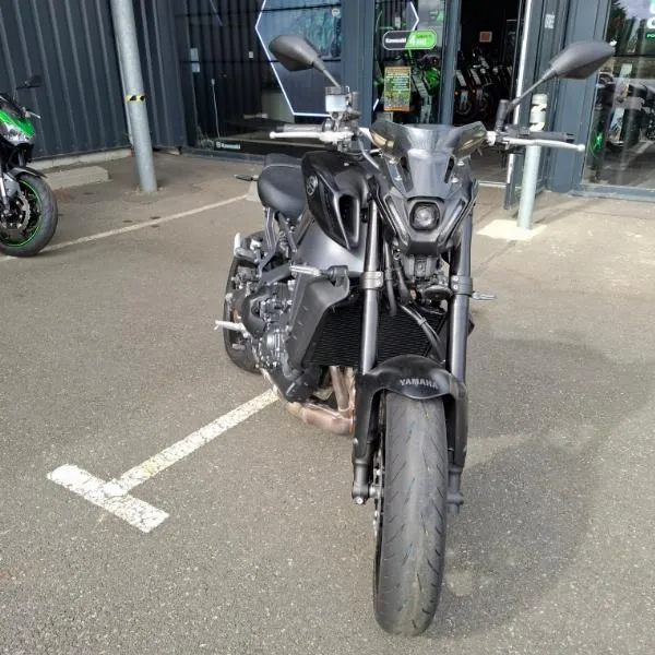 MT09