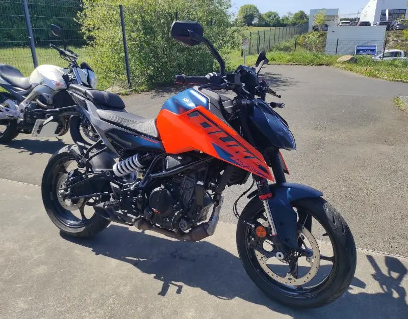 125 DUKE ABS