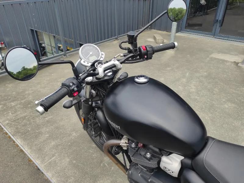 STREET TWIN  900