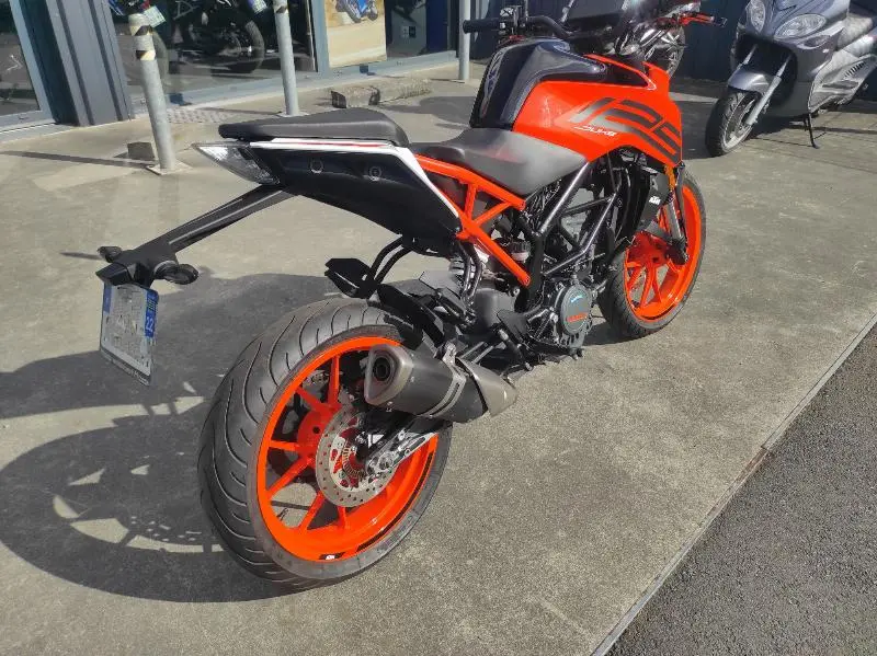 125 DUKE ABS
