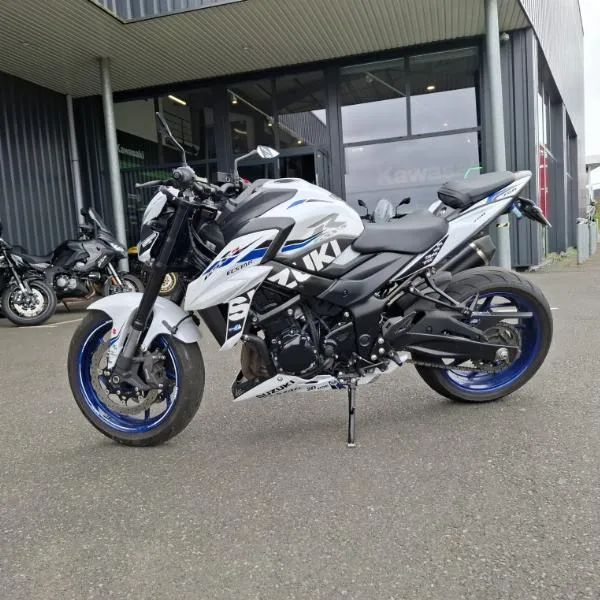 GSXS 750