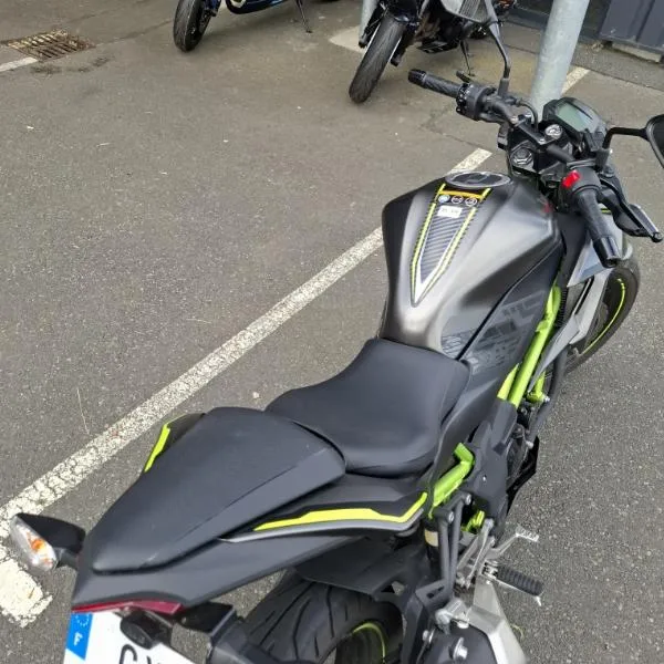 Z125