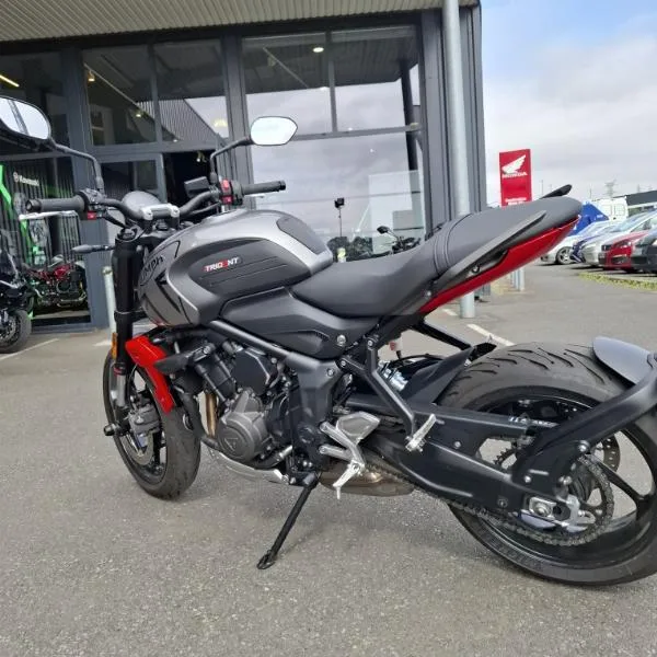 TRIDENT 660