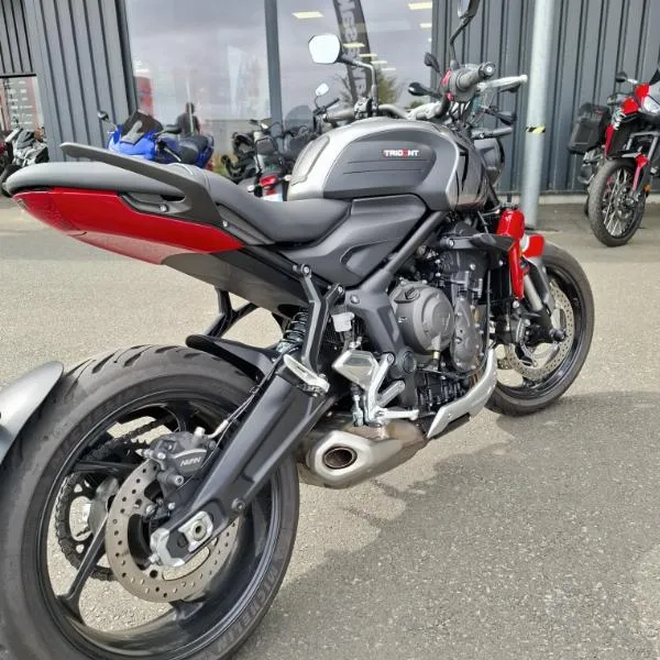 TRIDENT 660