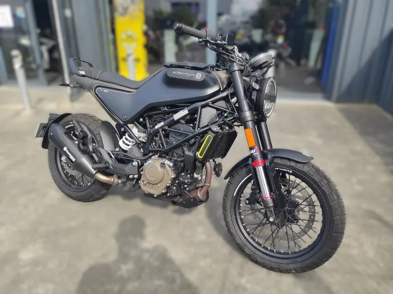 SVARTPILEN 125 ABS