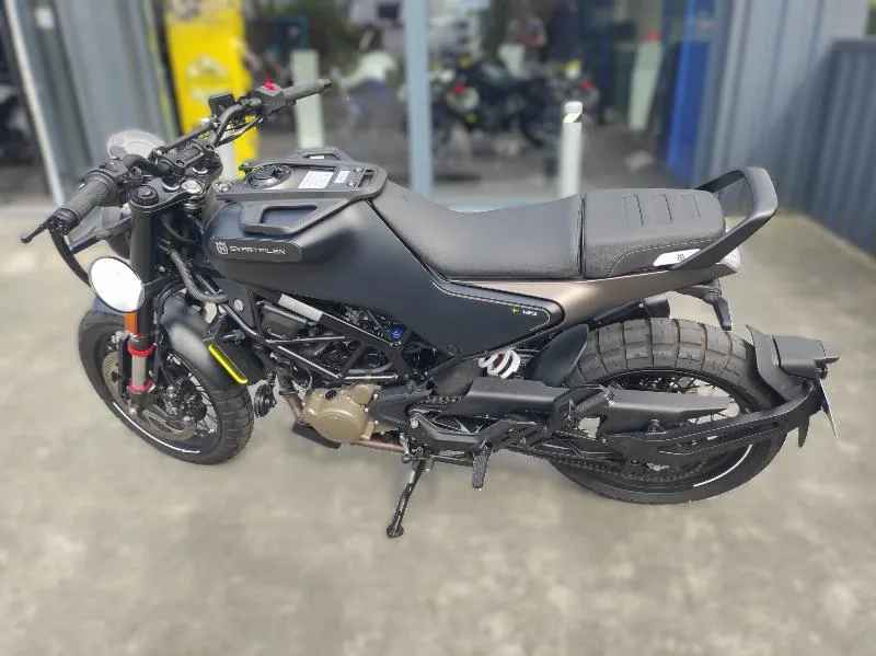 SVARTPILEN 125 ABS