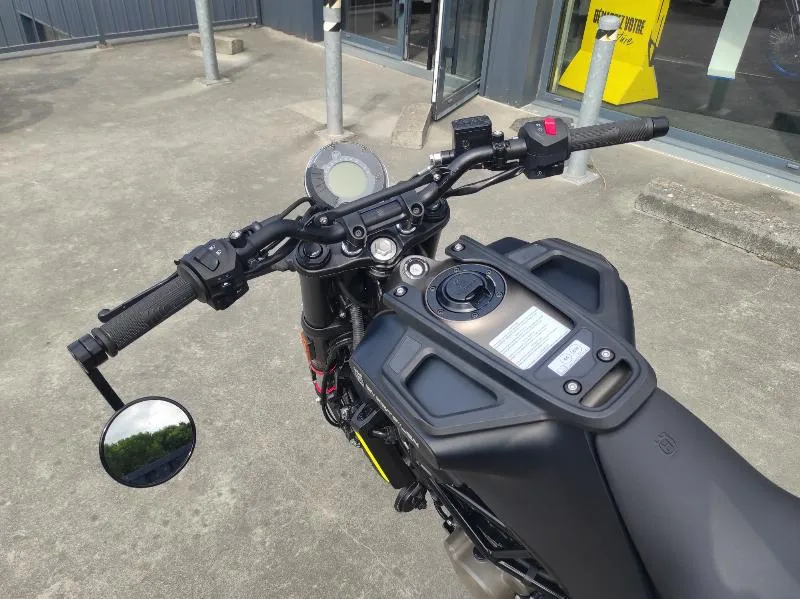 SVARTPILEN 125 ABS