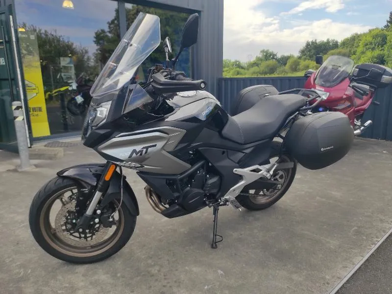 MT 700