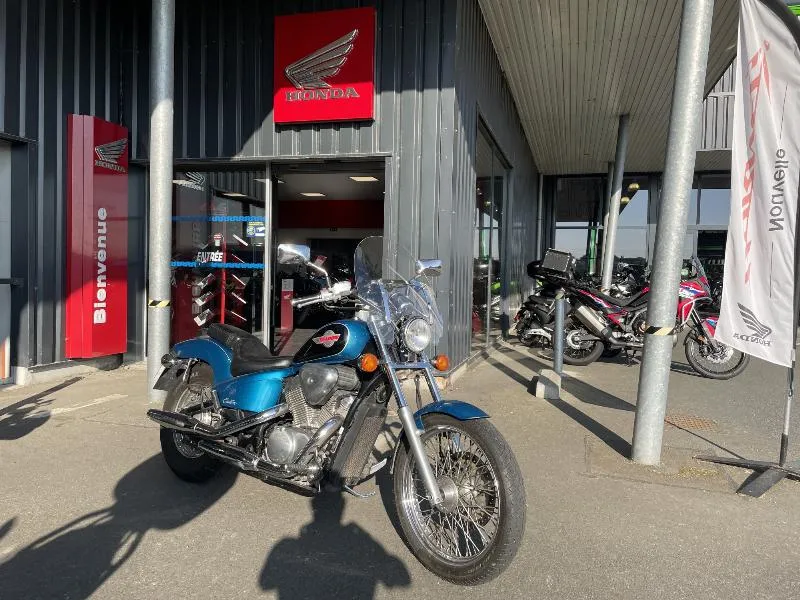 VT SHADOW 600