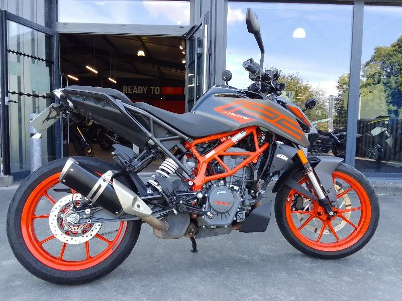 125 DUKE ABS