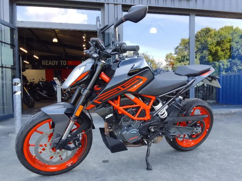 125 DUKE ABS