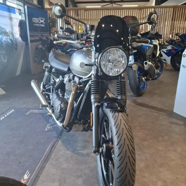 SPEED TWIN 900