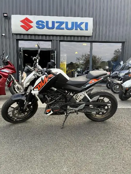 125 DUKE ABS