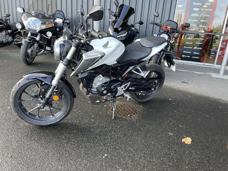 CB 125  R